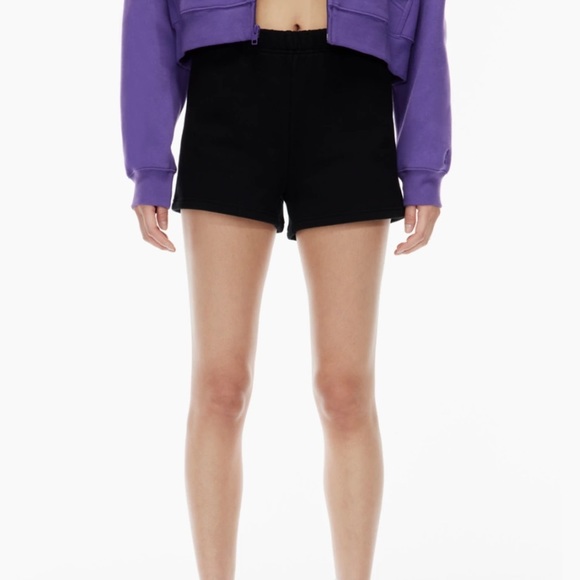 **SOLD** TNA | cozy fleece perfect high rise 3” sweatshort - Picture 2 of 7